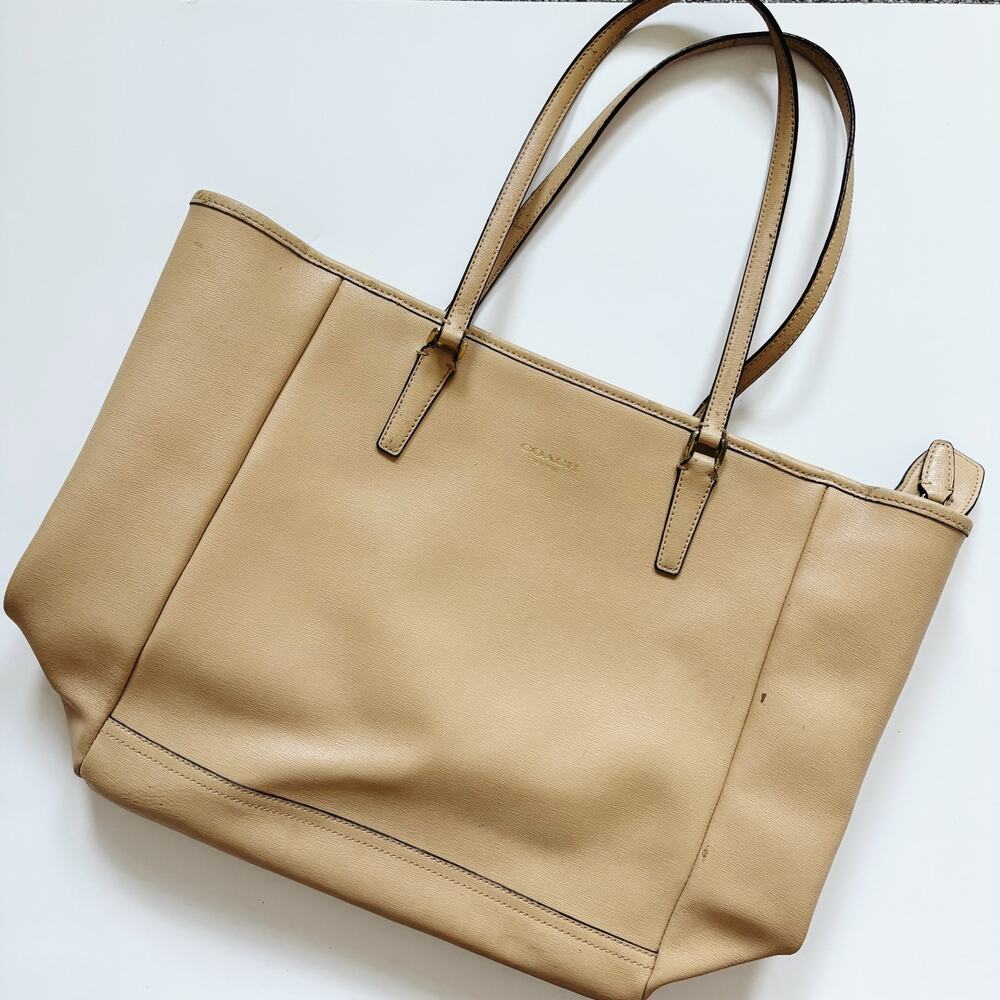 Coach Beige Leather Tote Bag - Spacious and Stylish!